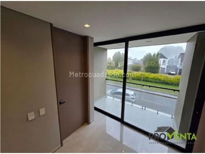 Casa de 3 alcobas en venta en El Porvenir, Rionegro, 245 m² · foto 16 de 17
