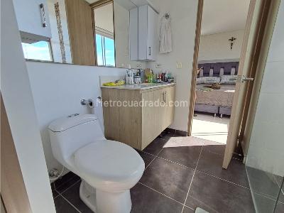 Apartamento de 5 alcobas en venta en Loma Del Esmeraldal, Envigado, 113 m² · foto 18 de 19