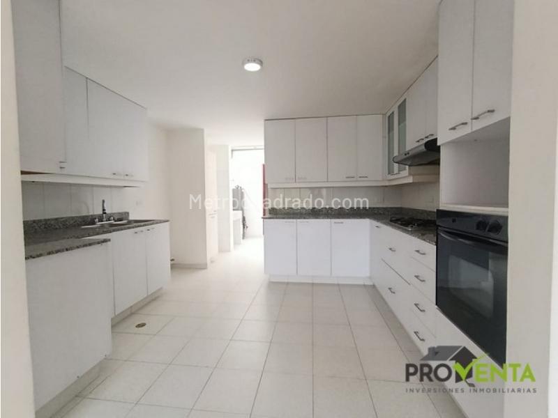 Casa – Envigado, Valle de Aburrá - Más