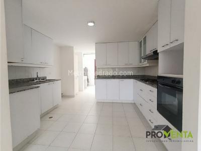 Casa de 5 alcobas en venta en Loma La Sebastiana, Envigado, 380 m² · foto 5 de 20