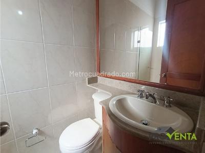 Casa de 5 alcobas en venta en Loma La Sebastiana, Envigado, 380 m² · foto 18 de 20