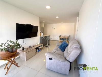 Apartamento de 3 alcobas en venta en Restrepo Naranjo, Sabaneta, 70 m² · foto 2 de 13