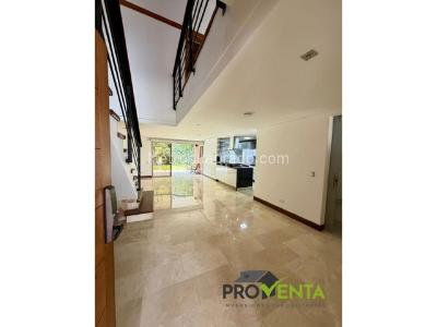 Casa de 3 alcobas en venta en Tv Intermedia, Envigado, 203 m² · foto 4 de 18