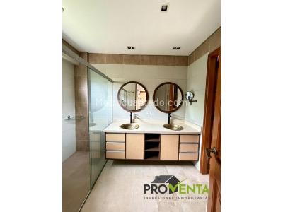 Casa de 3 alcobas en venta en Tv Intermedia, Envigado, 203 m² · foto 15 de 18
