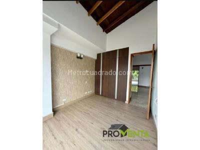 Casa de 3 alcobas en venta en Tv Intermedia, Envigado, 203 m² · foto 16 de 18