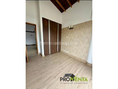 Casa de 3 alcobas en venta en Tv Intermedia, Envigado, 203 m² · foto 17 de 18
