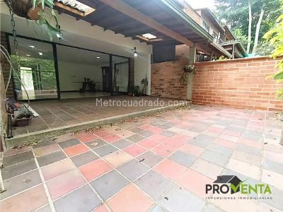 Casa de 4 alcobas en venta en Loma De Las Brujas, Envigado, 187 m² · foto 2 de 19