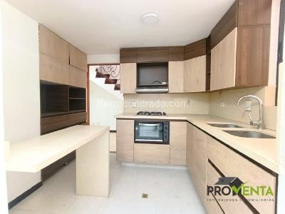 Casa de 4 alcobas en venta en Loma De Las Brujas, Envigado, 187 m² · foto 5 de 19