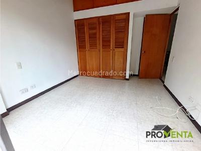 Casa de 4 alcobas en venta en Loma De Las Brujas, Envigado, 187 m² · foto 8 de 19