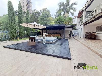 Casa de 5 alcobas en venta en El Tesoro, Medellín, 370 m² · foto 2 de 17