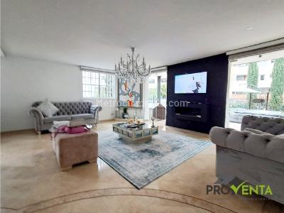 Casa de 5 alcobas en venta en El Tesoro, Medellín, 370 m² · foto 4 de 17