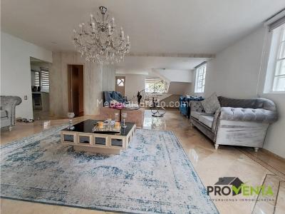 Casa de 5 alcobas en venta en El Tesoro, Medellín, 370 m² · foto 5 de 17