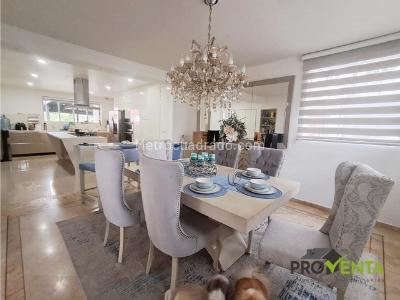 Casa de 5 alcobas en venta en El Tesoro, Medellín, 370 m² · foto 6 de 17