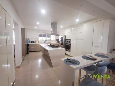 Casa de 5 alcobas en venta en El Tesoro, Medellín, 370 m² · foto 7 de 17