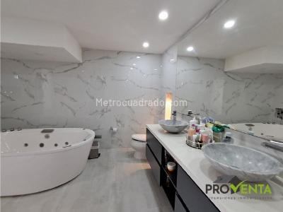 Casa de 5 alcobas en venta en El Tesoro, Medellín, 370 m² · foto 8 de 17