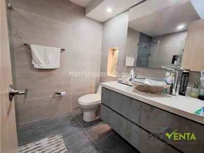 Casa de 5 alcobas en venta en El Tesoro, Medellín, 370 m² · foto 13 de 17