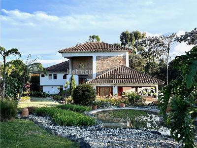 Casa de 3 alcobas en venta en Alto De Las Palmas, Medellín, 394 m² · foto 2 de 20
