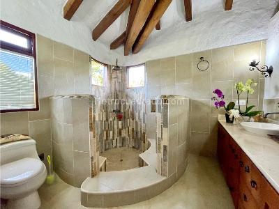 Casa de 3 alcobas en venta en Alto De Las Palmas, Medellín, 394 m² · foto 18 de 20