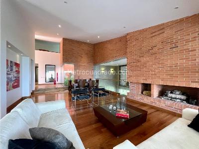 Casa de 2 alcobas en venta en El Poblado El Tesoro, Medellín, 558 m² · foto 11 de 20
