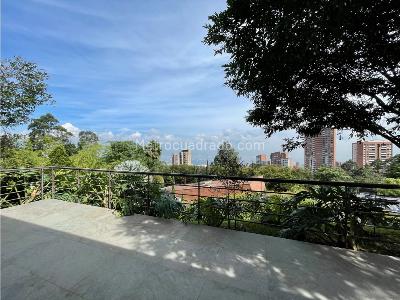 Casa de 2 alcobas en venta en El Poblado El Tesoro, Medellín, 558 m² · foto 14 de 20