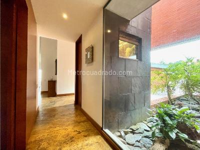 Casa de 2 alcobas en venta en El Poblado El Tesoro, Medellín, 558 m² · foto 19 de 20