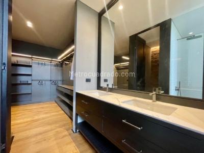 Apartamento de 3 alcobas en venta en El Poblado Las Lomas, Medellín, 303 m² · foto 16 de 20
