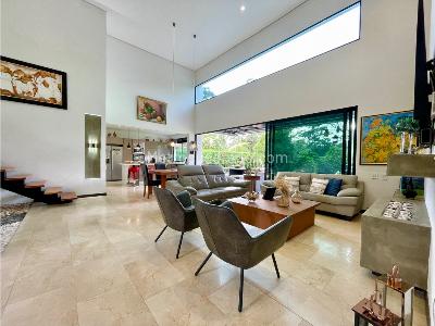 Casa de 3 alcobas en venta en Rionegro, Medellín, 351 m² · foto 3 de 20