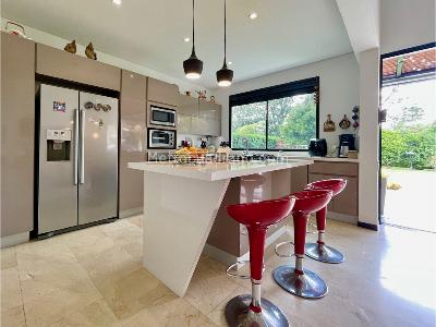 Casa de 3 alcobas en venta en Rionegro, Medellín, 351 m² · foto 4 de 20
