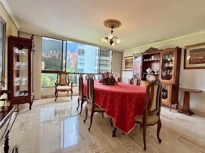 Apartamento de 4 alcobas en venta en El Poblado La Florida, Medellín, 295 m² · foto 3 de 20