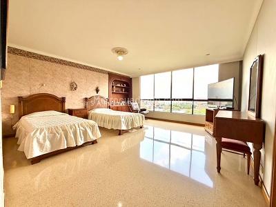 Apartamento de 4 alcobas en venta en El Poblado La Florida, Medellín, 295 m² · foto 8 de 20
