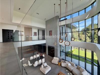 Casa de 4 alcobas en venta en Alto De Las Palmas, Envigado, 675 m² · foto 2 de 20