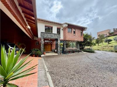 Casa de 4 alcobas en venta en Envigado, Envigado, 356 m² · foto 3 de 20