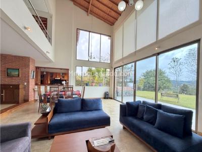 Casa de 4 alcobas en venta en Envigado, Envigado, 356 m² · foto 4 de 20