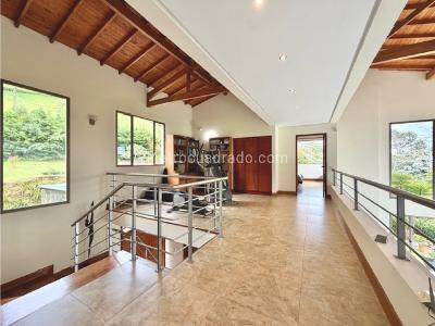 Casa de 4 alcobas en venta en Envigado, Envigado, 356 m² · foto 10 de 20