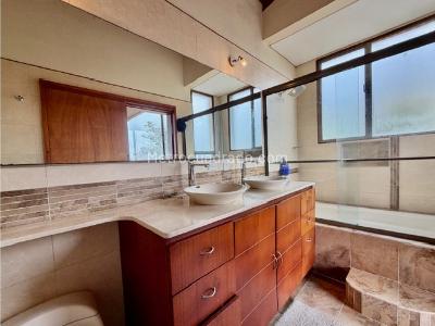 Casa de 4 alcobas en venta en Envigado, Envigado, 356 m² · foto 12 de 20