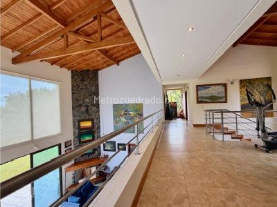 Casa de 4 alcobas en venta en Envigado, Envigado, 356 m² · foto 13 de 20