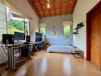 Casa de 4 alcobas en venta en Envigado, Envigado, 356 m² · foto 16 de 20