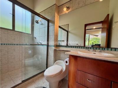 Casa de 4 alcobas en venta en Envigado, Envigado, 356 m² · foto 17 de 20