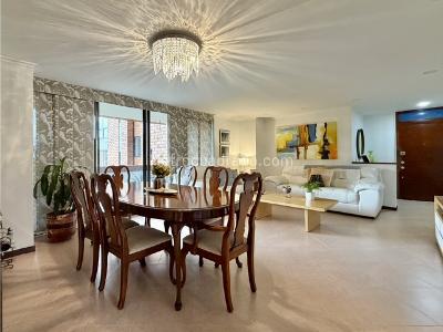 Apartamento de 3 alcobas en venta en Loma De Los Balsos, Medellín, 140 m² · foto 2 de 20