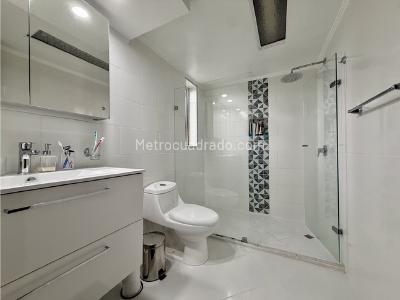 Apartamento de 3 alcobas en venta en Loma De Los Balsos, Medellín, 140 m² · foto 9 de 20