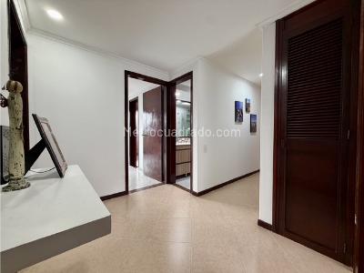 Apartamento de 3 alcobas en venta en Loma De Los Balsos, Medellín, 140 m² · foto 10 de 20