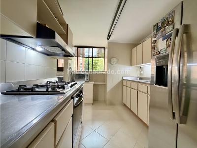 Apartamento de 3 alcobas en venta en Loma De Los Balsos, Medellín, 140 m² · foto 11 de 20