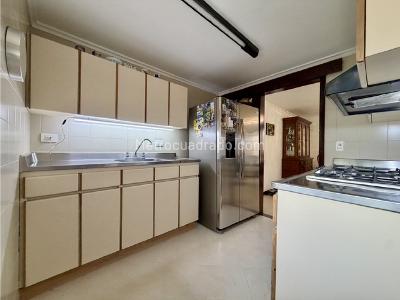 Apartamento de 3 alcobas en venta en Loma De Los Balsos, Medellín, 140 m² · foto 12 de 20