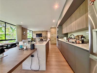 Apartamento de 1 alcoba en venta en El Poblado La Linde, Medellín, 138 m² · foto 14 de 20
