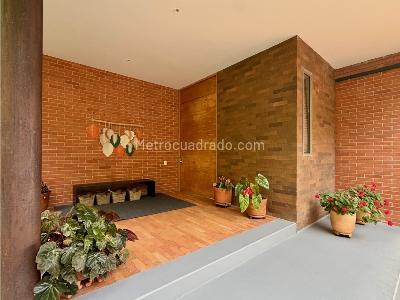 Casa de 3 alcobas en venta en Las Palmas Parte Media, Envigado, 500 m² · foto 4 de 20