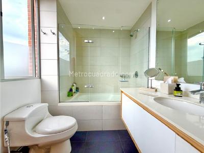 Apartamento de 2 alcobas en venta en Poblado San Lucas, Medellín, 160 m² · foto 11 de 20