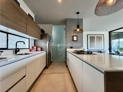 Apartamento de 2 alcobas en venta en Poblado San Lucas, Medellín, 130 m² · foto 5 de 20