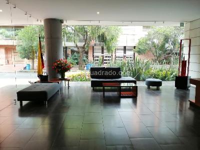 Apartamento de 2 alcobas en venta en Chico Reservado, Bogotá, 130 m² · foto 2 de 20