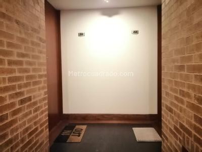 Apartamento de 2 alcobas en venta en Chico Reservado, Bogotá, 130 m² · foto 5 de 20