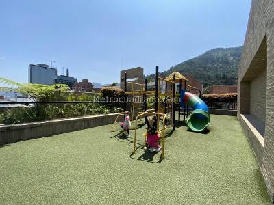 Apartamento de 3 alcobas en venta en Chico Reservado, Bogotá, 194 m² · foto 2 de 20